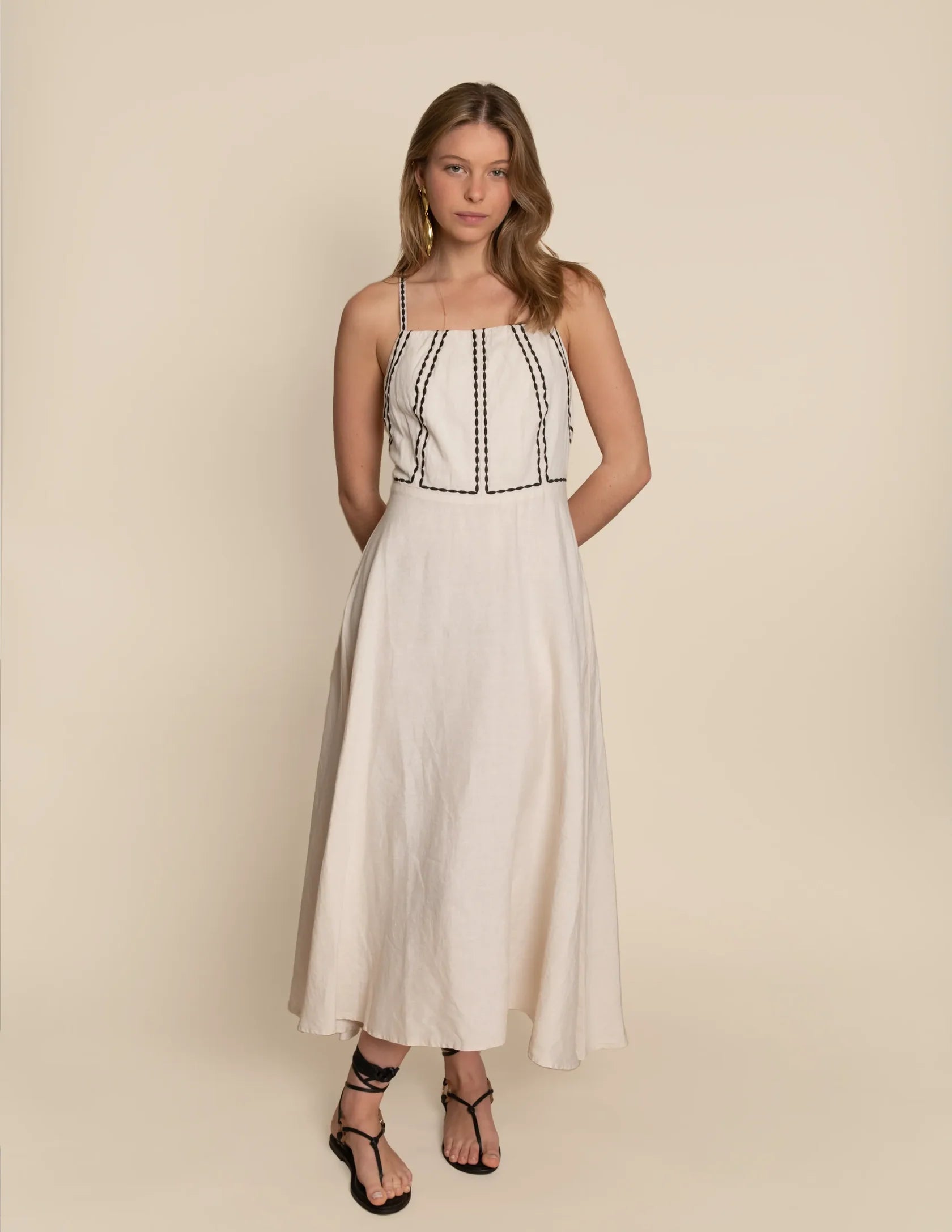 Vestido capa bordados