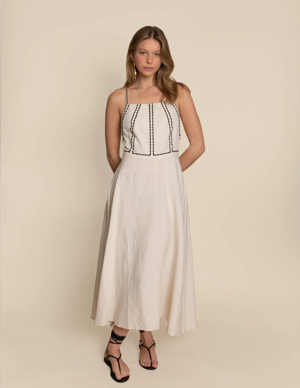 Vestido capa bordados